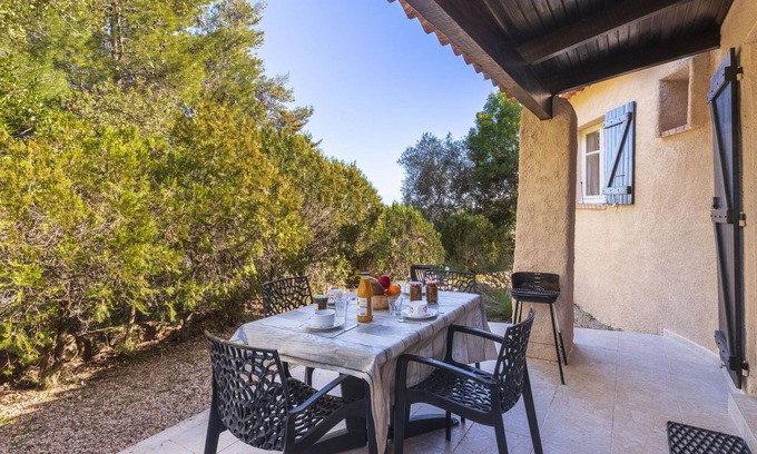 Santa Giulia House | Casa Lavezzi by Interhome