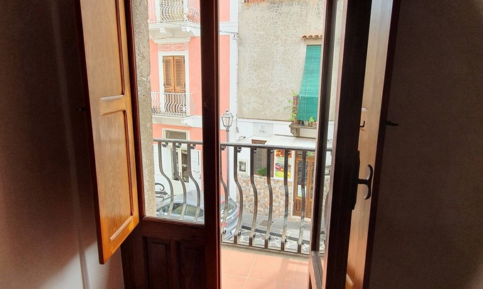 Lipari Historic Centre Apartment | Casa Lavinia - Open Space con Terrazza