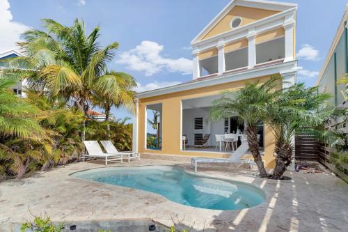 Tera Kora Villa | Casa Leeward with Pool on the Laguna Marina