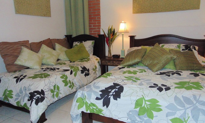 Pavas Bed & Breakfast | Casa Lima B&B Deluxe Room No. 2