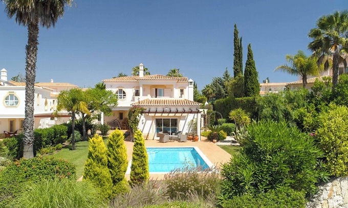 Estombar Villa | Casa Limoeiro - Three Bedroom Villa, Sleeps 6