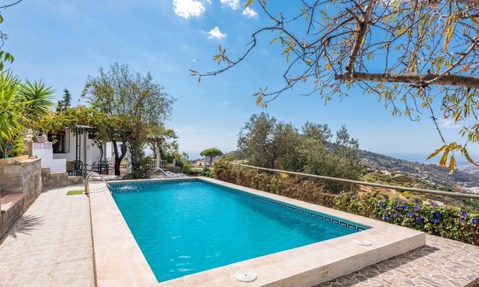 Sayalonga Villa | Casa Lola Sayalonga by Ruralidays