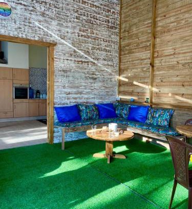 Mano Juan House | Casa Mano Juan