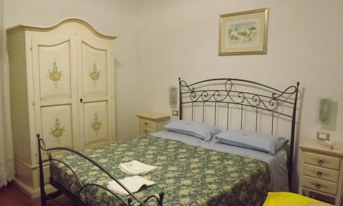 Fosdinovo Apartment | Casa Marina