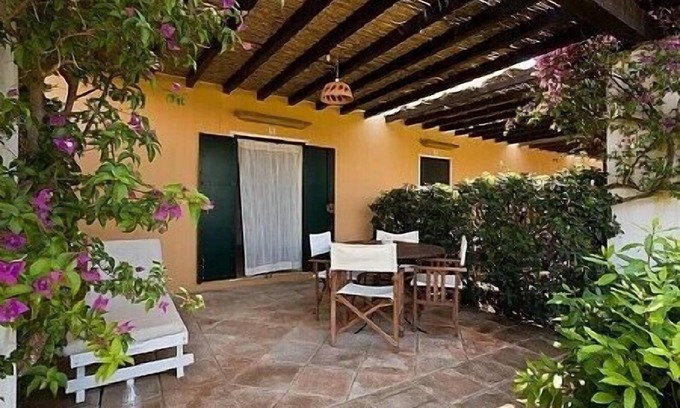 Sannicola House | Casa Melissa A: A characteristic and welcoming apartment with the strong charachter which derives from it actually being a restored old mill.