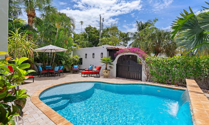 Sunshine Park House | Casa Michaeline - Escape to a Glamorous Spanish Pool Oasis