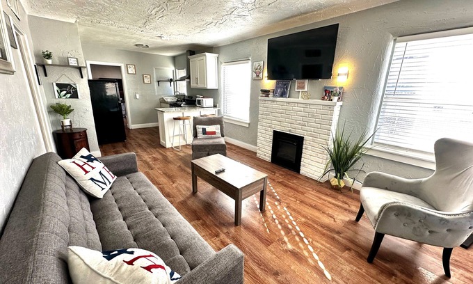 El Paso House | Casa Monroe Unit 1