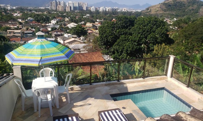 Recreio dos Bandeirantes House | Casa na Paz da Montanha a 600 Metros da Praia