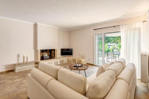 Limni Villa | Casa NB