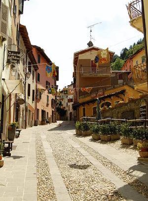 Castelnovo ne' Monti Apartment | Casa nel borgo