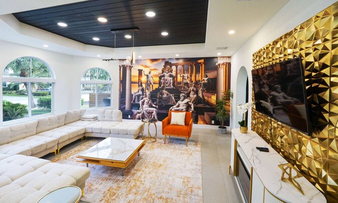 Lauderdale Beach House | Casa Olympus in Fort Lauderdale - Just a Short Walk to the Beach!