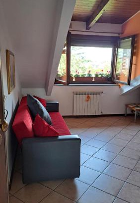 Arcore Apartment | CASA PAOLA - Stazione 400 Mt - free Wifi