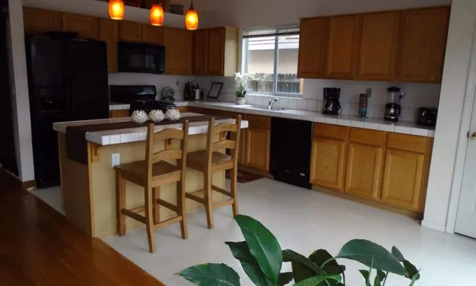 Elk Grove House | Casa Pelligrini, The Perfect Home Away From Home!