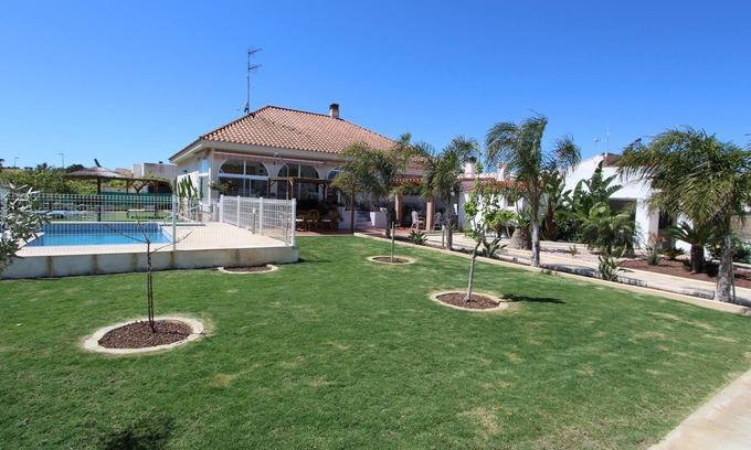 Riumar House | CASA PERLA,Ideal house for your holidays near the sea, free wifi, air conditioning option, private pool, pets allowed, dog’s beach