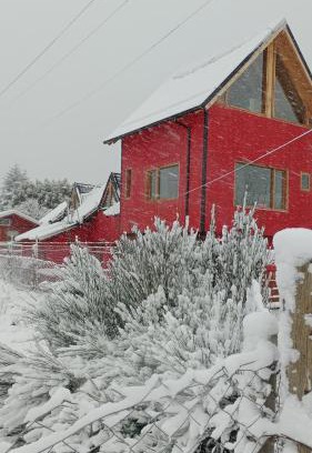 Dina Huapi House | Casa Roja