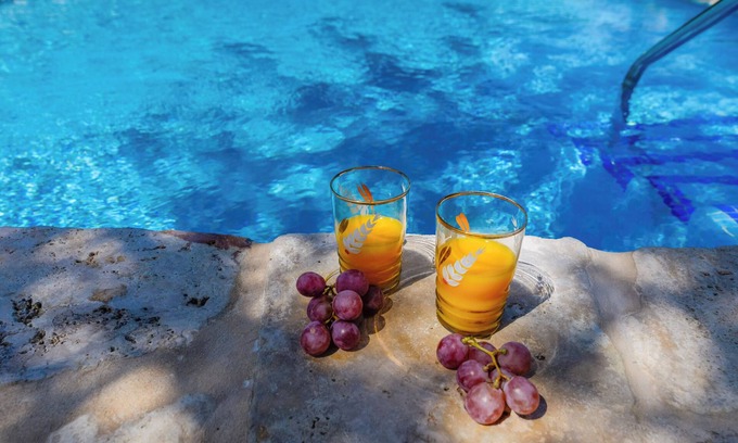 Alhaurin de la Torre Villa | Casa Rural Andaluza, Rodeada de Vegetación, Piscina. Ideal Vacaciones en Familia