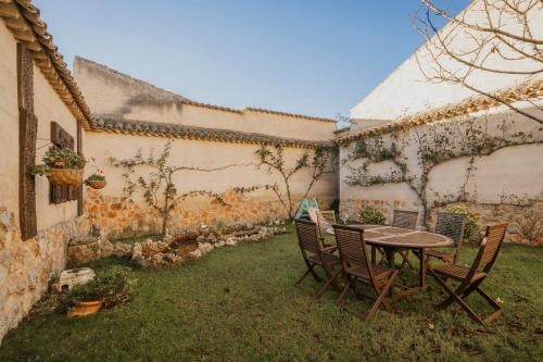 Uruena House | Casa Rural Los Beatos