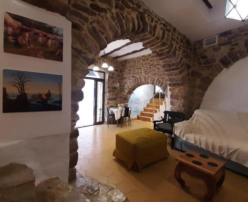 Chovar House | Casa rural rústica "EL COLMENAR" para parejas, familias o amigos a la montaña