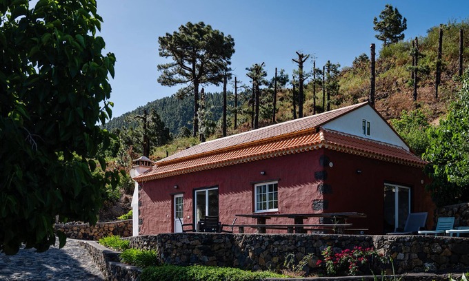 El Paso House | Casa Rustica in Cumbre Vieja Natural Park stunning views and ultimate privacy!