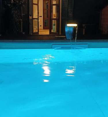 Monforte d'Alba Apartment | Casa Safranum con mini piscina privata e giardino vista Langhe