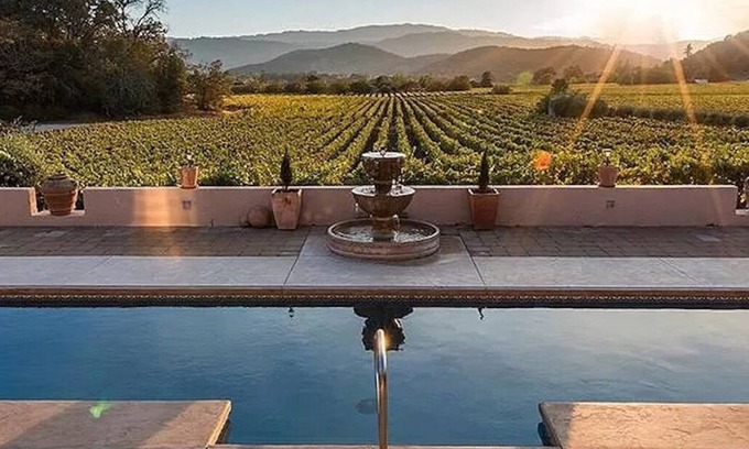 Yountville House | Casa San Savino - Majestic Vineyard Views - Sleeps 8+!
