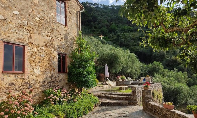 Buti Villa | Casa Serra In Buti, Toscana
