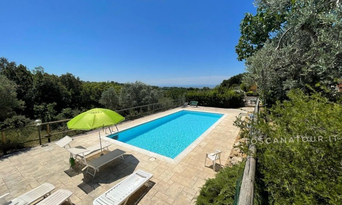 Guardistallo Apartment | Casa Sophia, pool with sea view - garden, barbecue and parking are pri