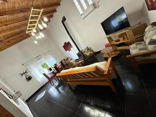 Monte Hermoso House | Casa ubicada en Monte hermoso, cómoda y con buena ubicación, entrada de autos, parrilla y más