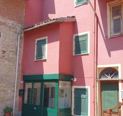 Gavi House | Casa vacanza Pegrini nel centro storico di Gavi