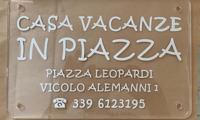 Recanati Old Town Apartment | Casa vacanze "In Piazza" Recanati