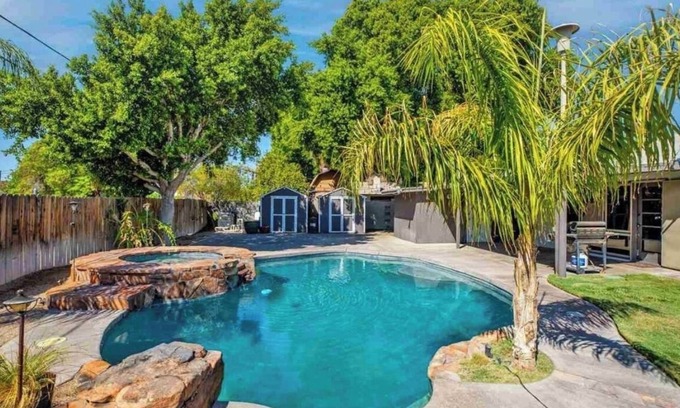 Yuma House | Casa Yuma: Modern, peaceful home with pool