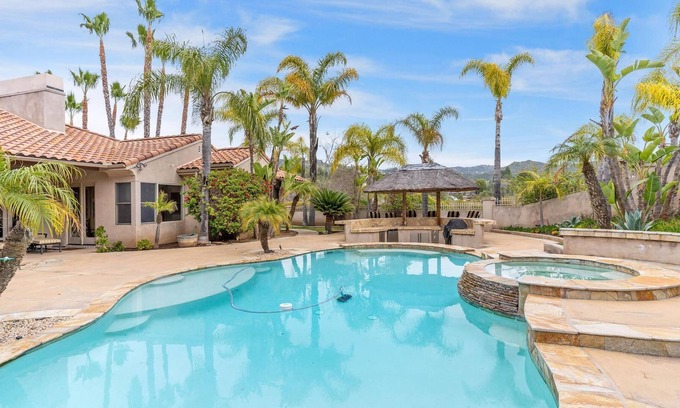 Poway House | CasaAzul Private San Diego Villa/Pool/Spa/LuxCabana!