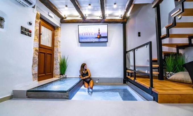 Old Town House | CasaBene-Modern decorated house with indoor pool at Chania Old town