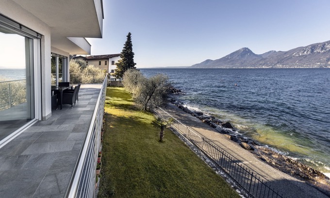 Brenzone sul Garda Villa | CasaClima Gold lakeside villa with large garden for absolute relaxation