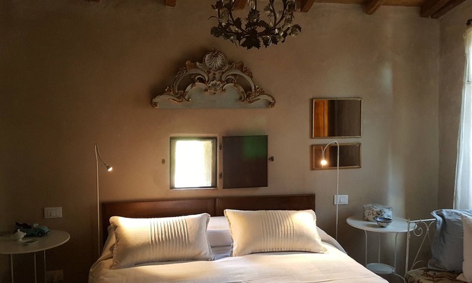 Ortonovo House | Casale Amati Il Frantoio, near Cinque Terre.