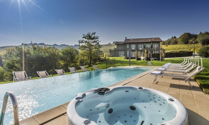 Canelli Villa | Casale Dell'acero Rosso 10, Emma Villas