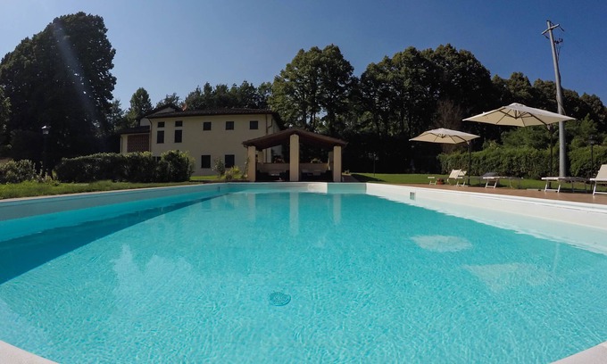 Villabuona House | CASALE LA FATA, FLORA delightful two bedroom pool front apartment
