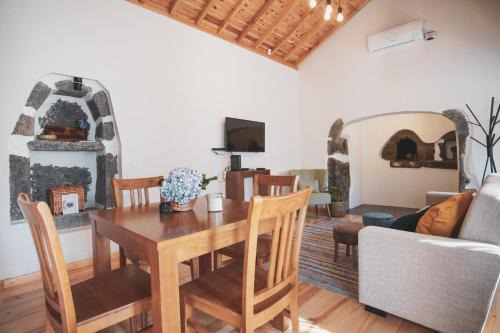 Angra do Heroismo House | Casas da Ribeira