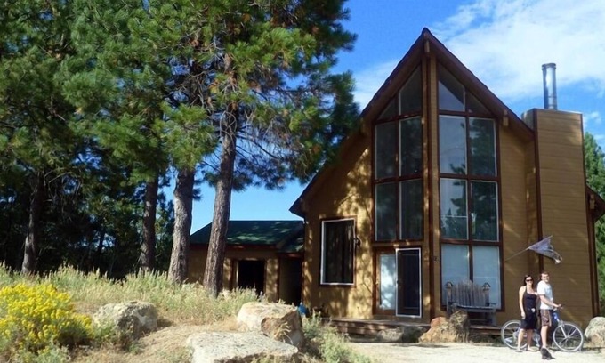 Cascade Cabin | Cascade Lake 250 Yds to Lake/boat launch /Windancer Lodge