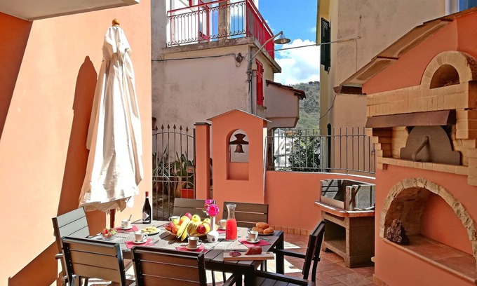 Villa Faraldi Apartment | Case Vacanze Borgo Faraldi - La Bottega del Fabbro