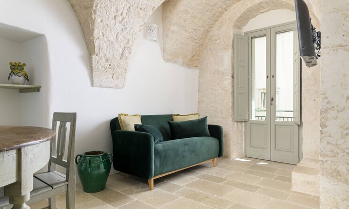 Old Town Cisternino Apartment | Casetta Wilma by Wonderful Italy