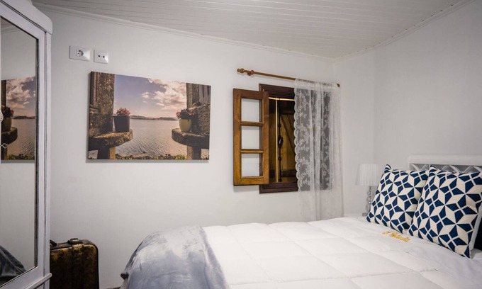 Combarro House | CASINO MARINERA, 20 METERS FROM THE BEACH AND THE HORRIOS OPEN TO THE SEA.