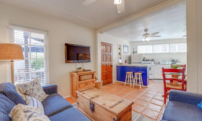 South Mission Beach Apartment | Casita de Playa- Steps to Ocean and Boardwalk!