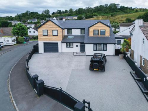 Pontsticill House | Castell Morlais - Luxurious 5 Bed - Pontsticill
