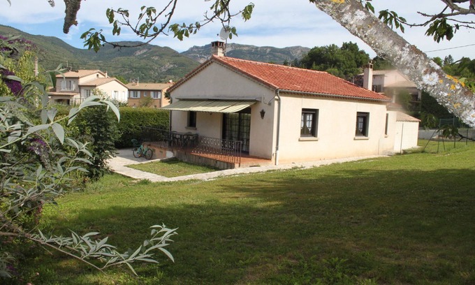 Castellane House | CASTELLANE GORGES DU VERDON HOUSE WITH LARGE GARDEN