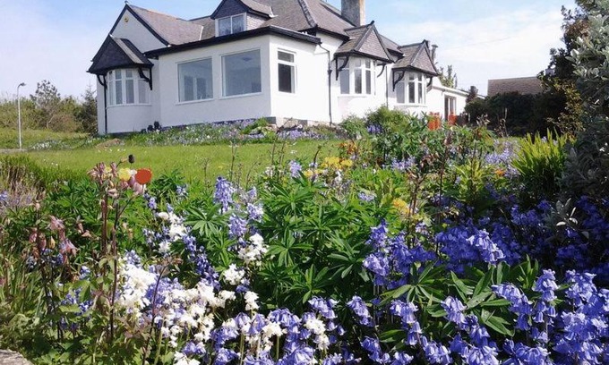 Cemaes Bay Bed & Breakfast | Castellor Bed & Breakfast