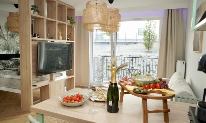 Brzezinka Apartment | Castle Apartments - Queen