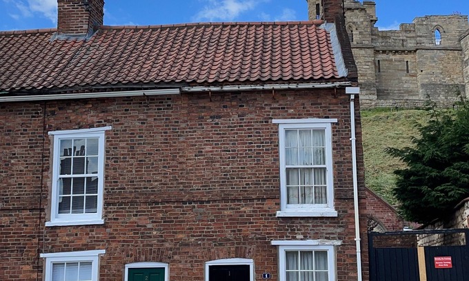 Lincoln House | Castle Square Cottage