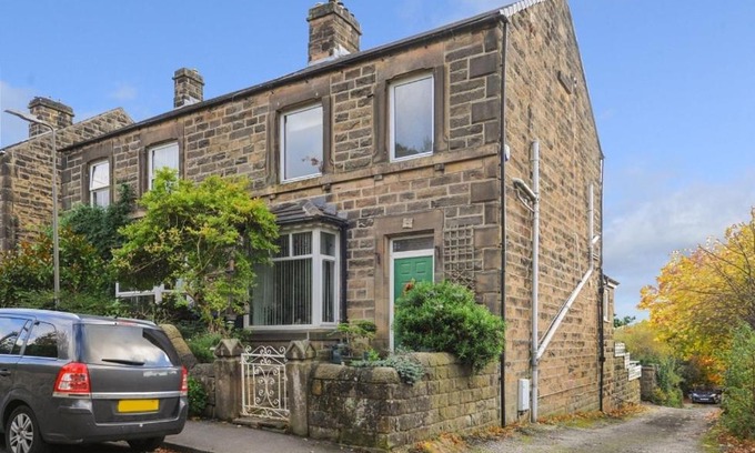 Matlock House | Castleside House