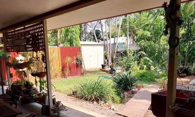 Wanguri House | Casuarina garden retreat